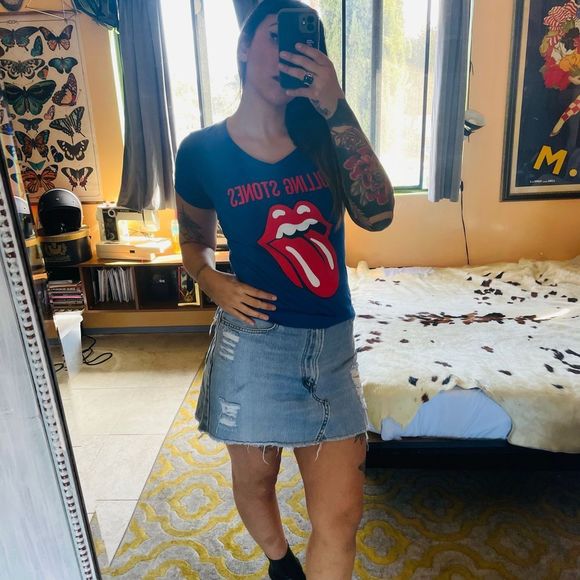Rolling Stones 2016 Tour V-Neck Royal blue tour t-shirt size small band t-shirt - Picture 3 of 7